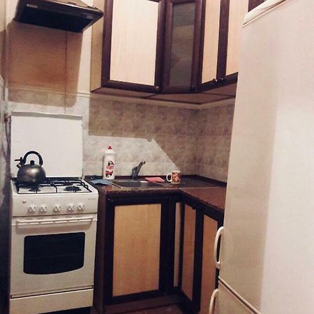 Квартира Між Вокзалом І Центром Lviv Buitenkant foto