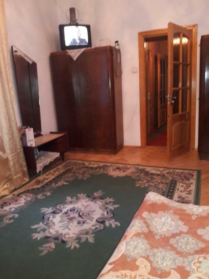 Квартира Між Вокзалом І Центром Lviv Buitenkant foto